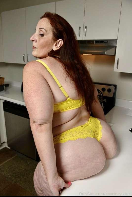 kourtneycakes image #3