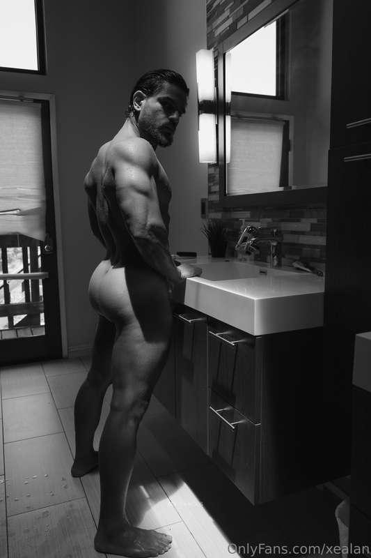 Humm let’s go in my bathroom babe 