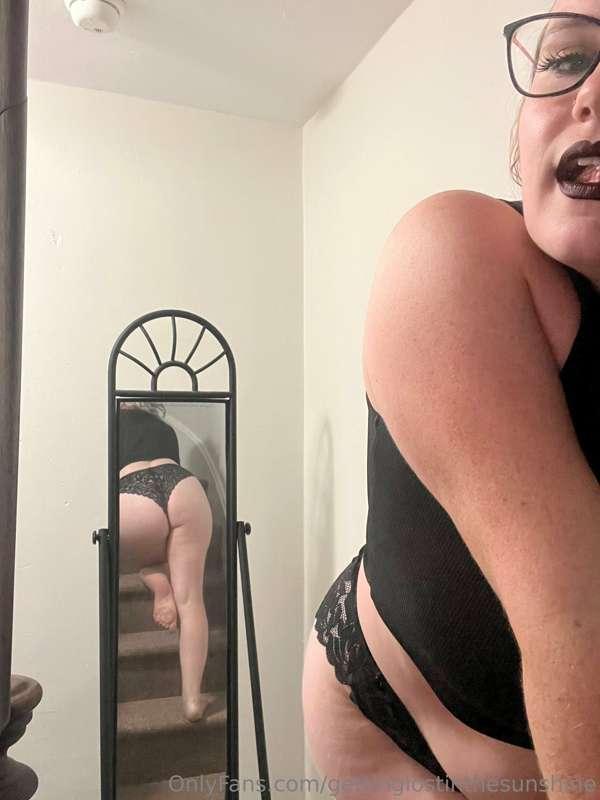 Happy Friday!! 💋💋💙