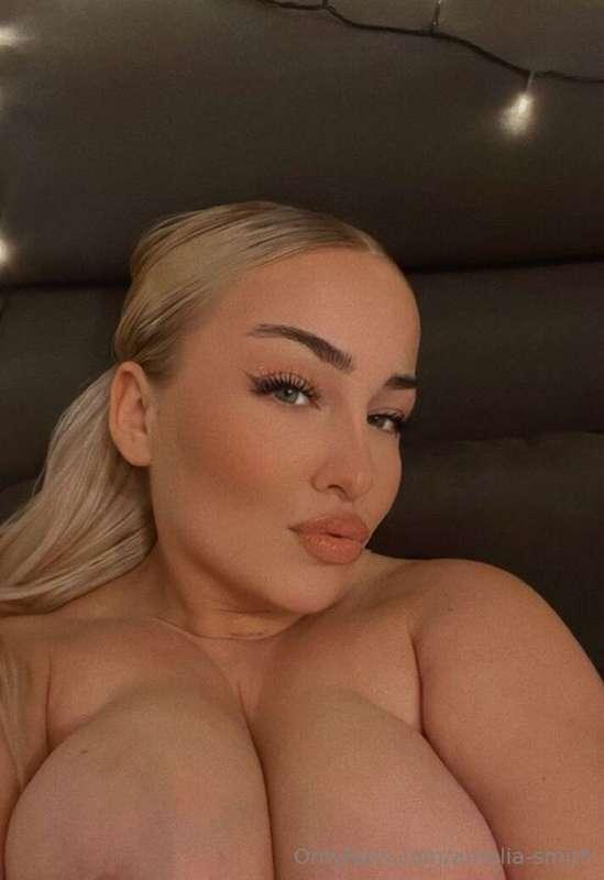 forgot to put a bra on tonight😜