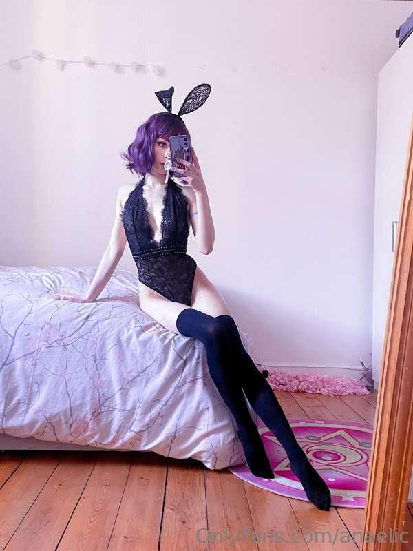 Some more 🔥 bunny to get you through this cold
January ❄️

✨..
