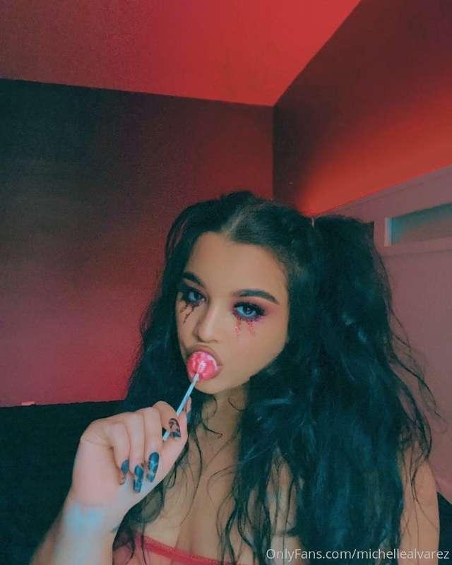 Can I be your lil brat?🙄💗