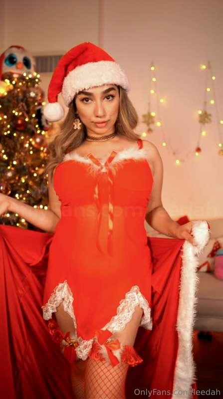 santa babyyyy so hurry down my chimney tonighttt🎶