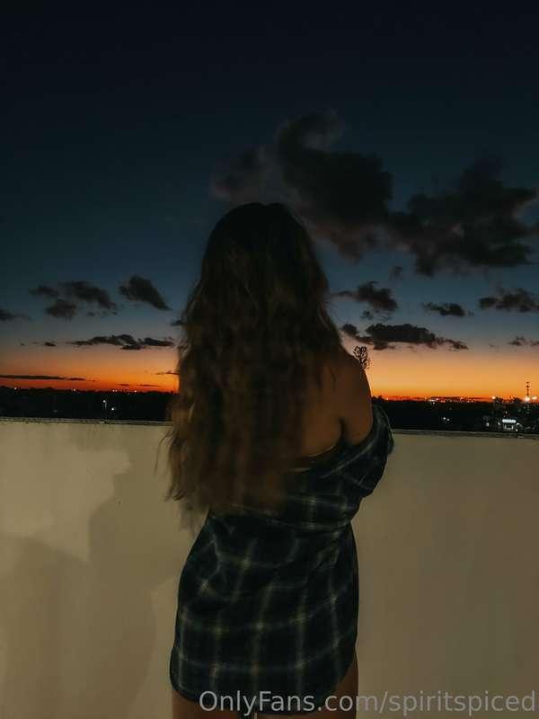Tried to stay present & enjoy the sunset but…. I’m horny 🥵 m..