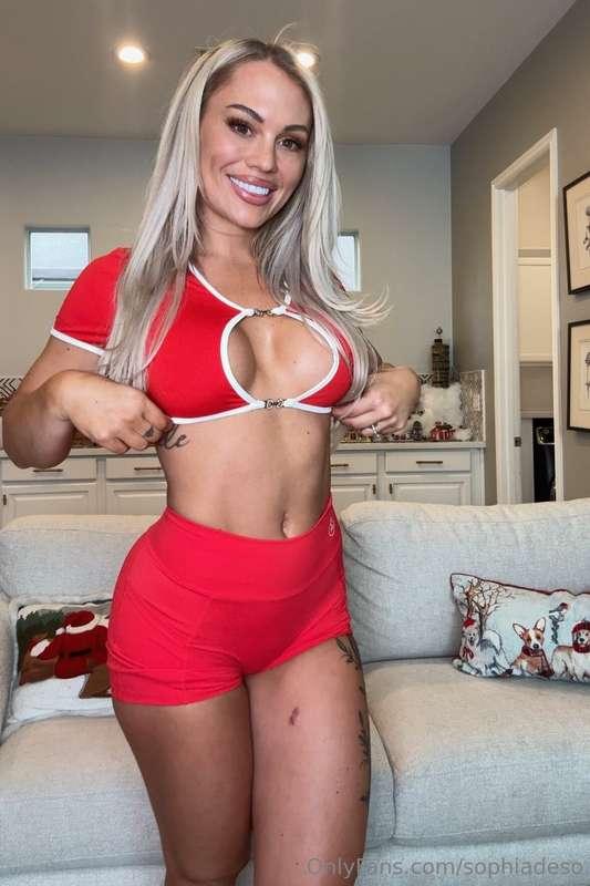 unlock to lift my shirt and see my titties 👀