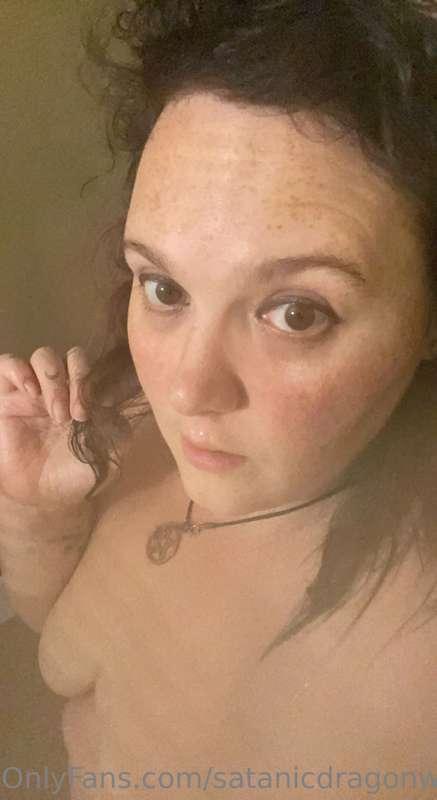 Drinking in the shower 😇
