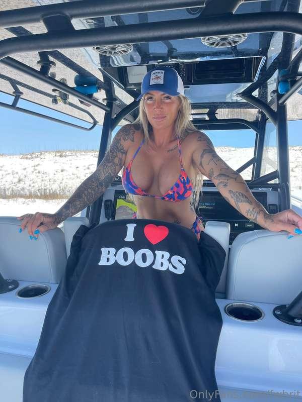Tip if you love BOOBS 😜😜