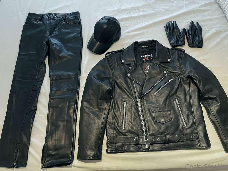 Me comprado varias cosas leather para grabar nuevo contenido..