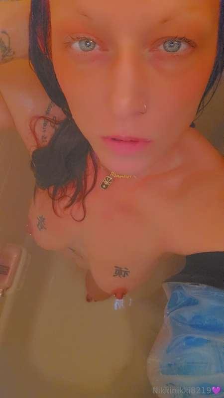 nikkinikki8219 image #3