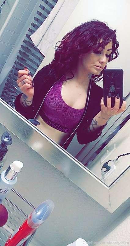 Just looking like a bomb ass snack. $tips$ & clothes come of..