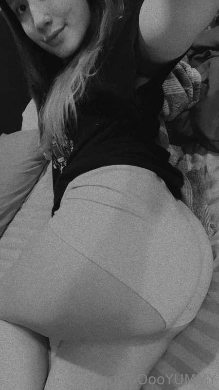 Cheeky 🤍🖤🤍🖤