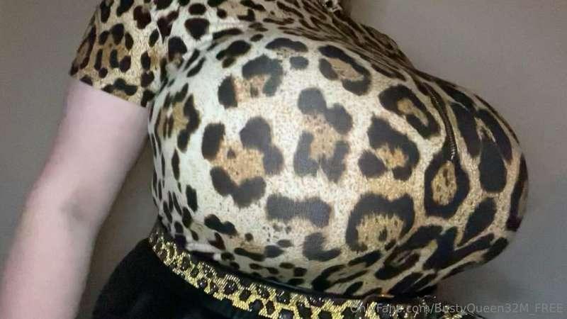 Free video (feed) is on @BustyQueen32M 

Length: 7 mins