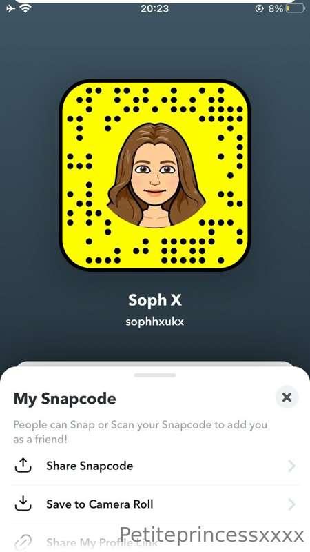 I’m back on Snapchat💗 add me🥰