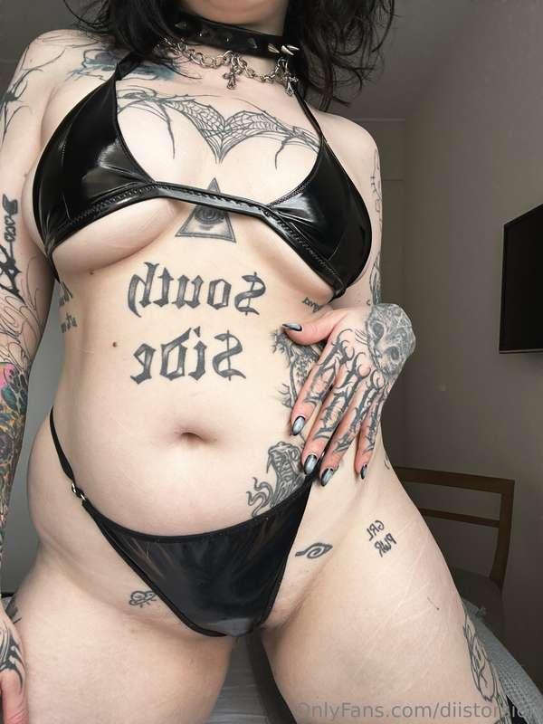 Hi everyone 🔥Do you like latex?