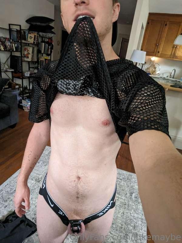 getting cage checked at a kink event last night surrounded b..