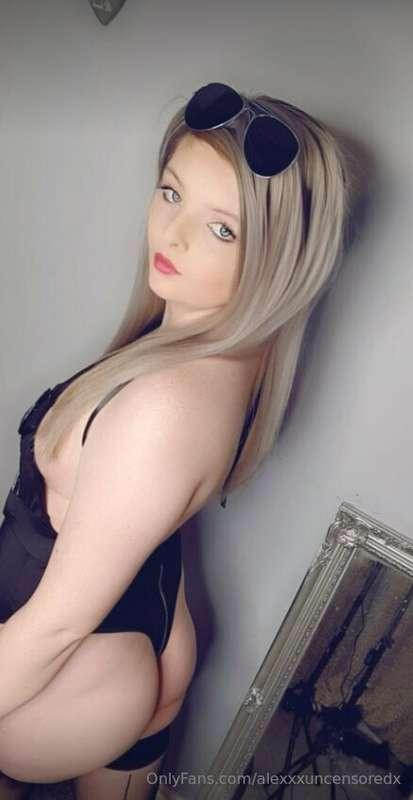 I don’t wanna flirt today. I wanna be yours.