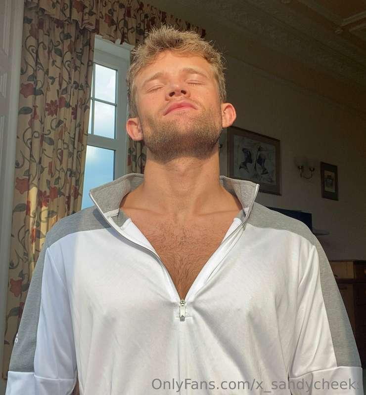 Open neck and chest hair 👀