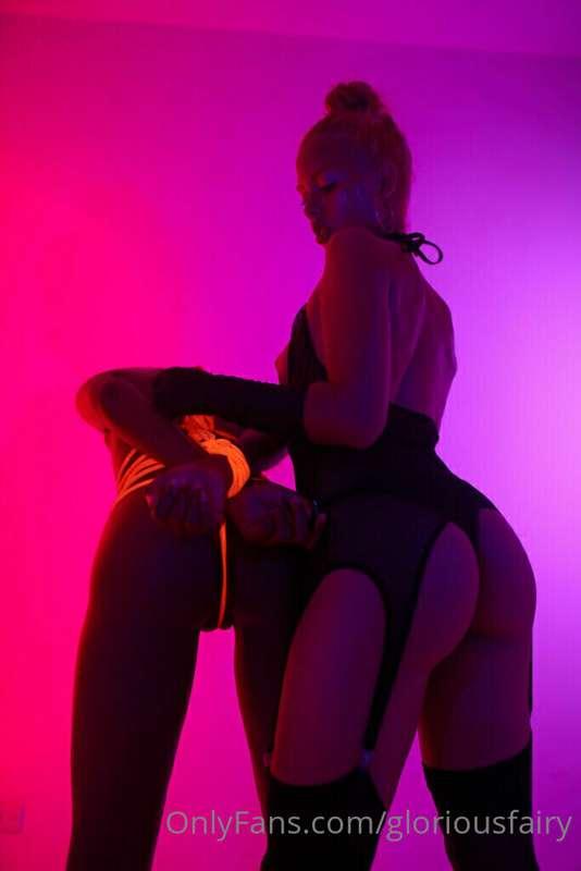 Are 2 girls better than one? 😈