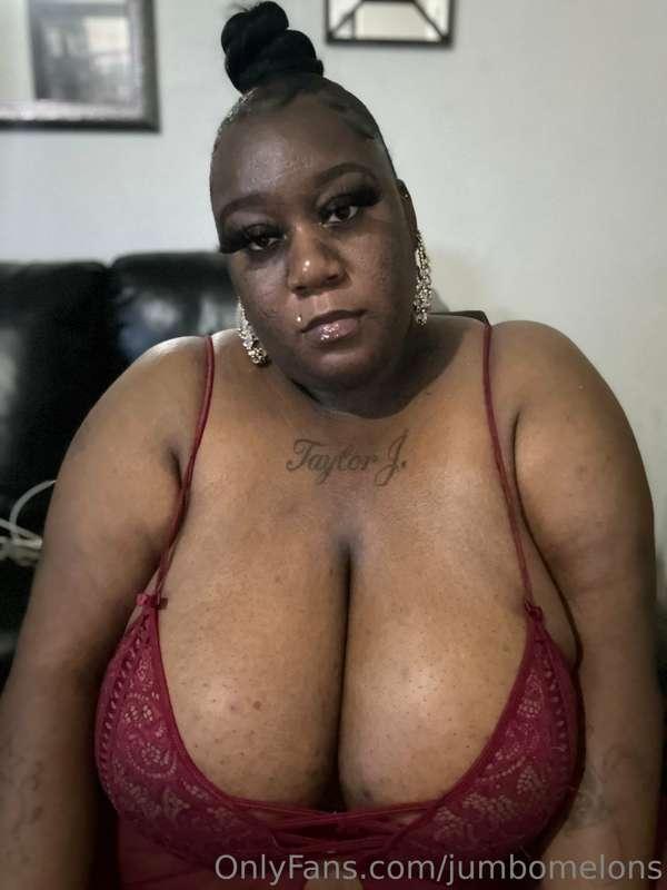 Had to run this outfit back .. much better this time 😜🤪