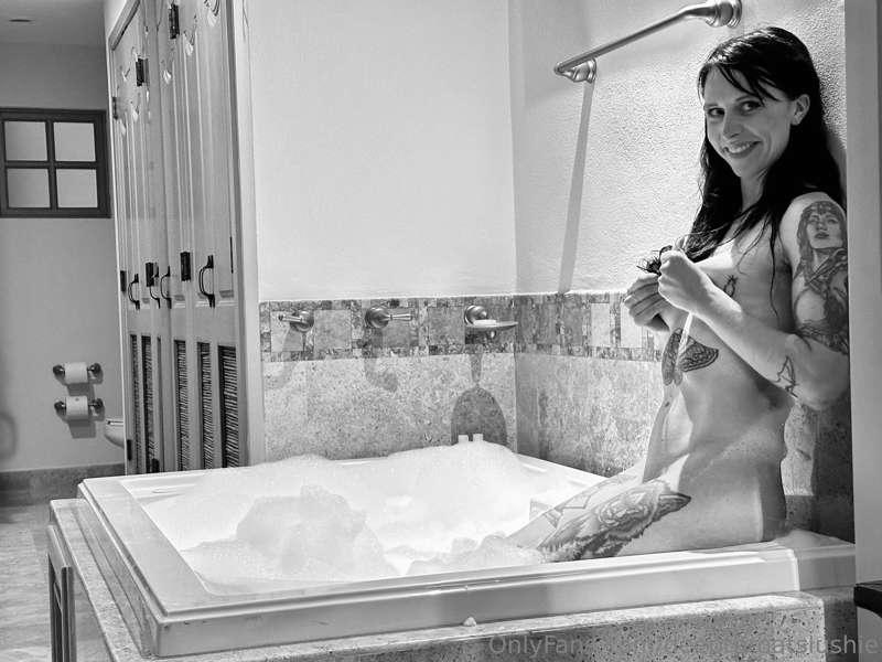 Super Wet Video: cumming soon. 😘🛁💦