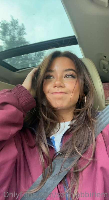 we goin out tonight 😳 Happy Friyay!