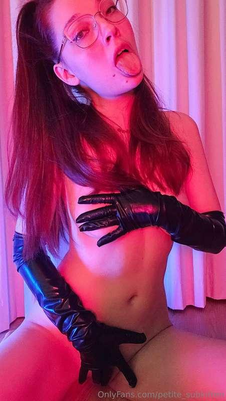 petite_subkitten image #0