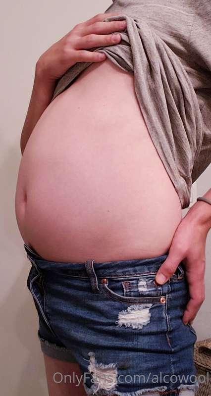 9 entire cheese burgers and a coke mentos bloat....