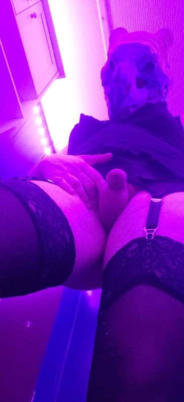 Some dragon mask, cock sock and new butt plug.
Mask still ne..