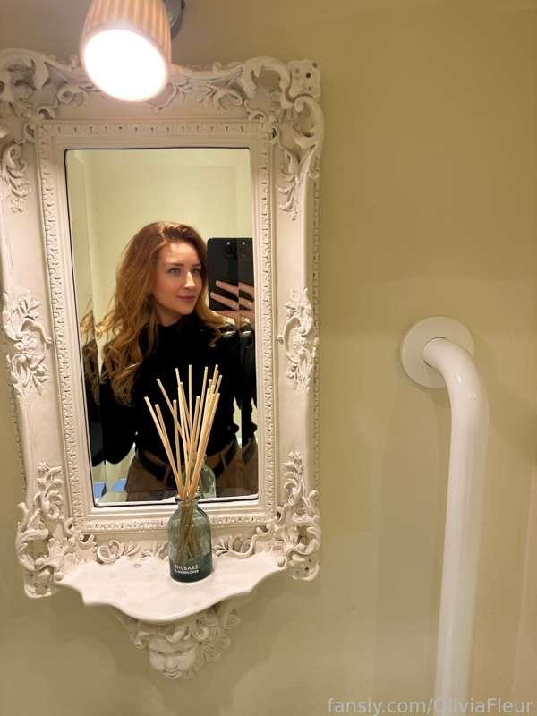 Sorry I’m quiet, I’m working today! I’ll hopefully be online later 💋