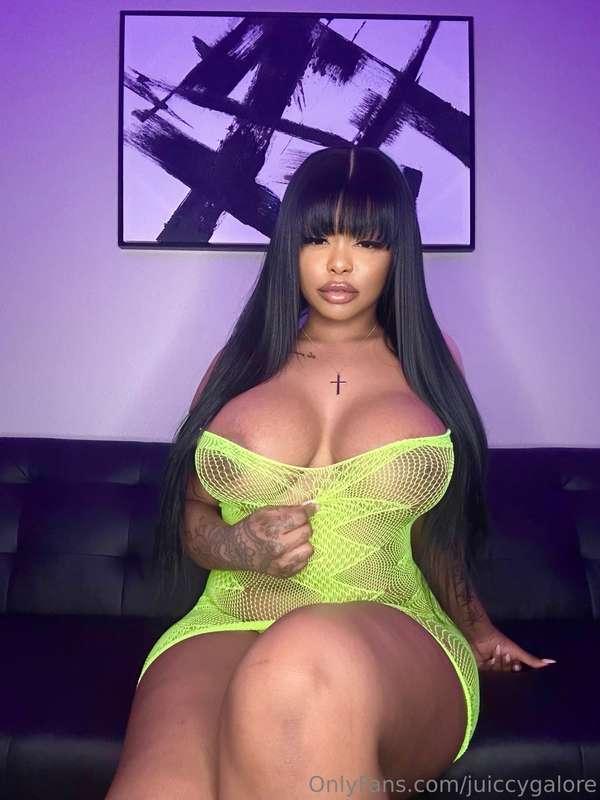 Can you Watch this and cum for me, moan my name and fill me ..
