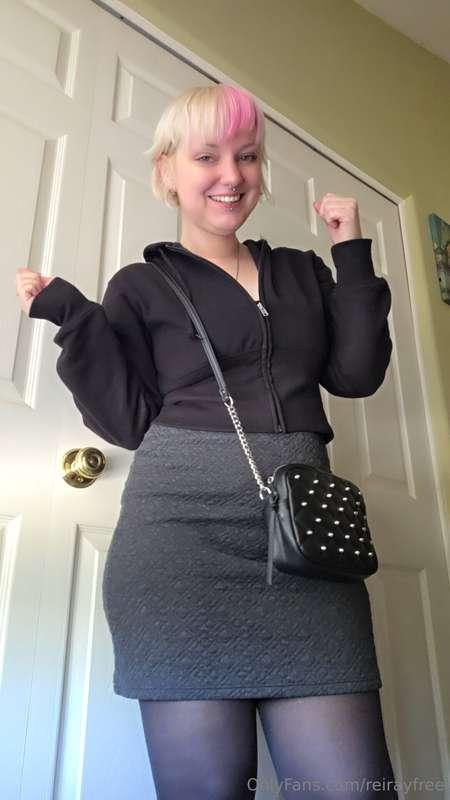 The weather is getting colder and I love it. Here's my outfi..