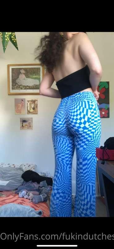 these pants have been a reaal hit 🏁🏁