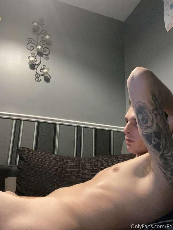 Cumming to chill with me? Maybe get a little freaky 😈💦