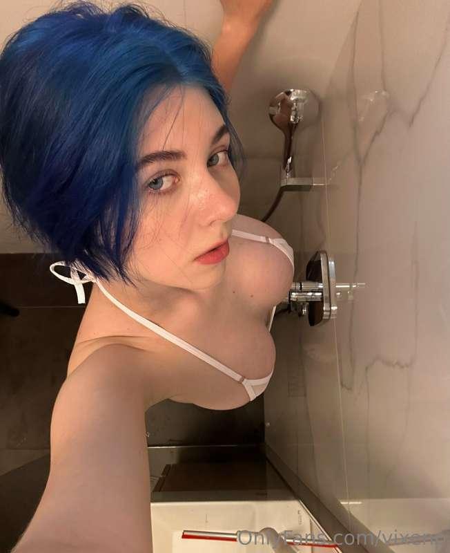 swipe to make tongue out 👅