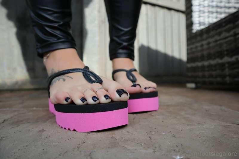 footsiegalore image #10