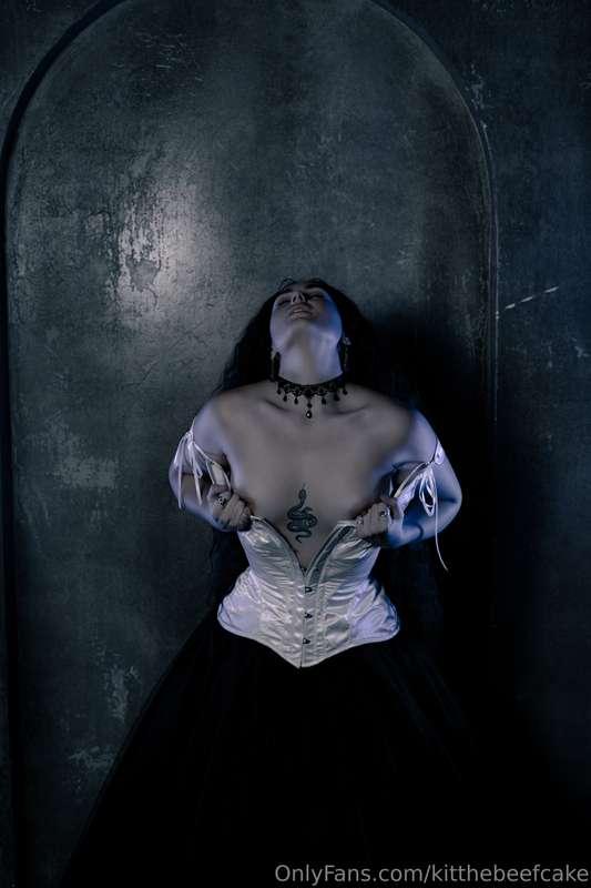 kitthebeefcake image #0