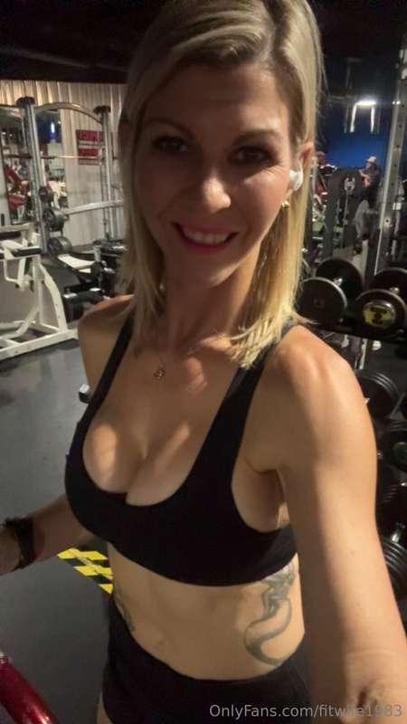 Wore my skirt to the gym!Then got topless after a hot sweaty..