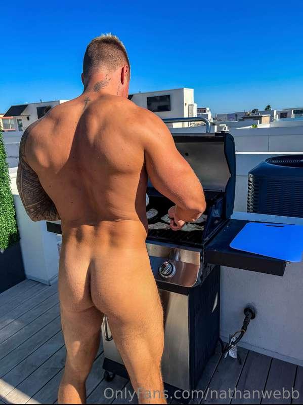 The only appropriate grilling attire 😇