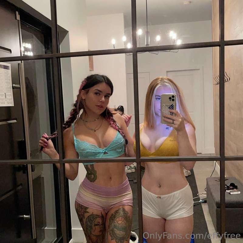 @afreckledgirl and i wanted to wish you a happy Sunday😘