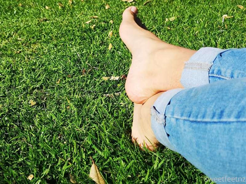 Come and hang with me in the park and enjoy the sun. We coul..