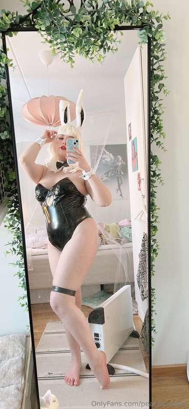 Ok I see y’all in the poll 😘 Enjoy some more bunny pics (fea..