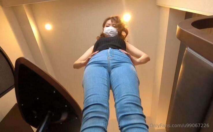 【ASMR】　Giantess shrinks and swallows a strong man 屈強な男の身体を縮め..