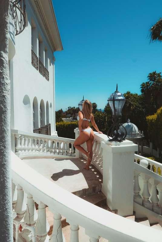 Its so lonely in my mansion 🤍