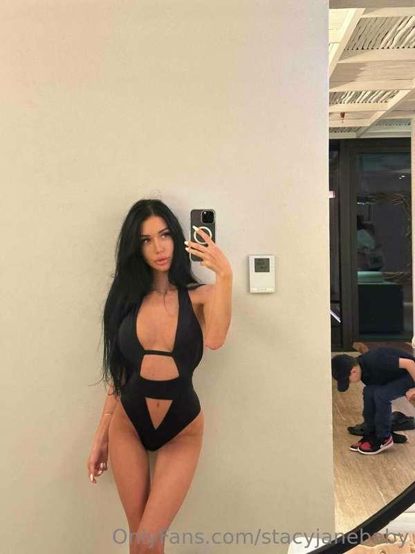 𝘋𝘰 𝘺𝘰𝘶 𝘭𝘪𝘬𝘦 𝘮𝘺 𝘯𝘦𝘸 𝘴𝘸𝘪𝘮𝘴𝘶𝘪𝘵? 🙈🌞