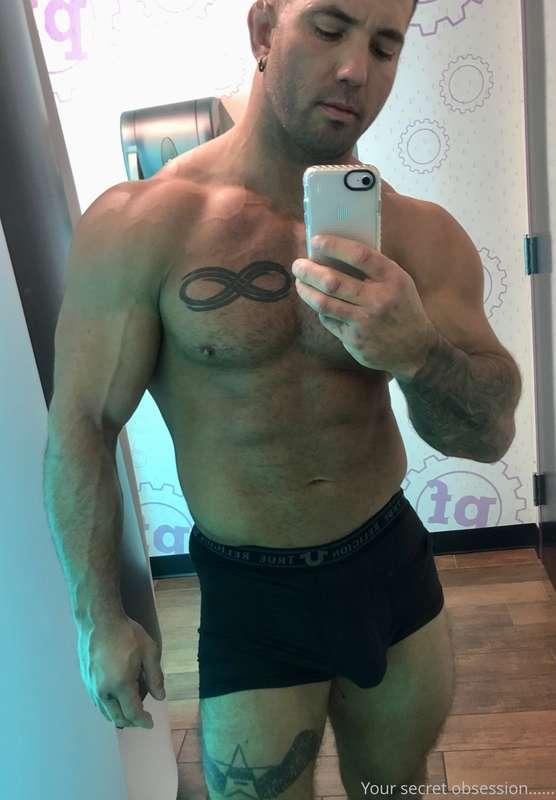 It’s definitely a two hander😈🍆. Purchase this post or check ..