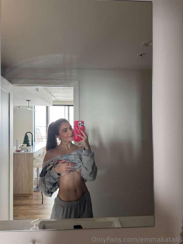 what better way to start the week by watching me get messy f..
