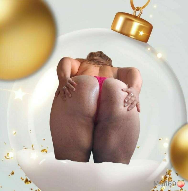 ***Would you put this ass decorating your tree?***