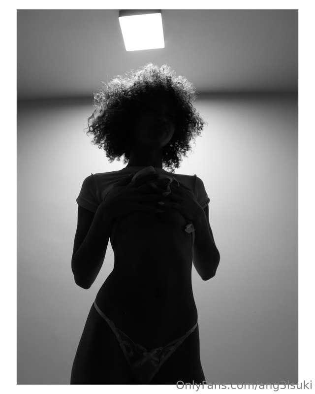 someone said i remind them of Whitney Houston.. i don't list..