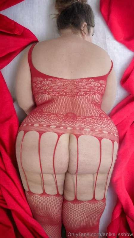 Sexy red butt 😘