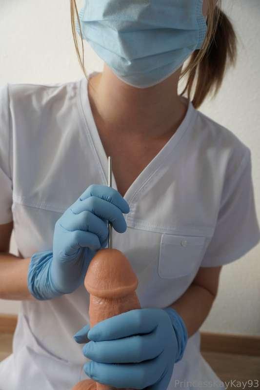 **GOOD NEWS!!** 🥳 I have set up **a naughty glove box page**..